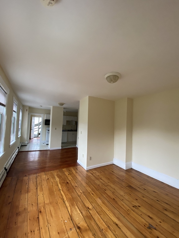 95 Moore St, Cambridge, Massachusetts, 2 Bedrooms Bedrooms, 3 Rooms Rooms,1 BathroomBathrooms,Residential Lease,For Rent,Moore St,73526100