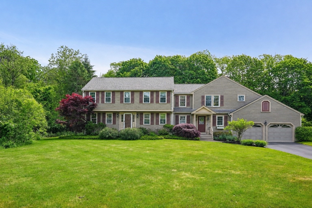 2 Berkley Cir, Hingham, Massachusetts, 4 Bedrooms Bedrooms, 8 Rooms Rooms,4 BathroomsBathrooms,Residential,For Sale,Berkley Cir,73526120