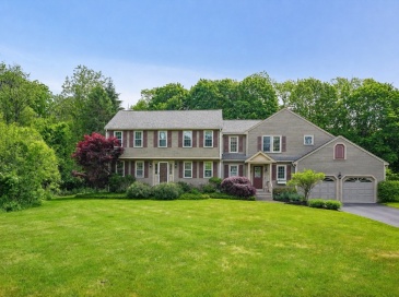 2 Berkley Cir, Hingham, Massachusetts, 4 Bedrooms Bedrooms, 8 Rooms Rooms,4 BathroomsBathrooms,Residential,For Sale,Berkley Cir,73526120