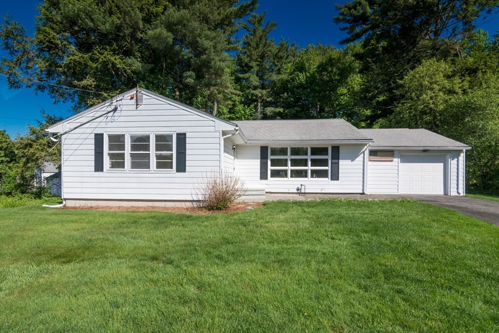 150 Porter Rd, East Longmeadow, Massachusetts, 3 Bedrooms Bedrooms, 6 Rooms Rooms,1 BathroomBathrooms,Residential,For Sale,Porter Rd,73526136