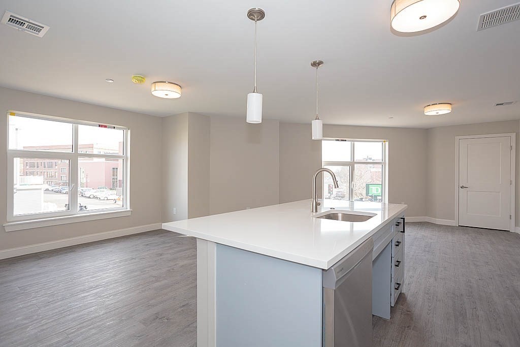 882 Massachusetts Ave, Arlington, Massachusetts, 1 Bedroom Bedrooms, 3 Rooms Rooms,1 BathroomBathrooms,Residential Lease,For Rent,Massachusetts Ave,73526143