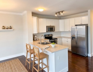 978 Worcester, Wellesley, Massachusetts, 2 Bedrooms Bedrooms, 3 Rooms Rooms,2 BathroomsBathrooms,Residential Lease,For Rent,Worcester,73526153