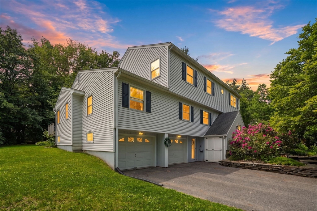 189 Pondview Dr, Amherst, Massachusetts, 8 Bedrooms Bedrooms, 13 Rooms Rooms,3.5 BathroomsBathrooms,Residential,For Sale,Pondview Dr,73526180