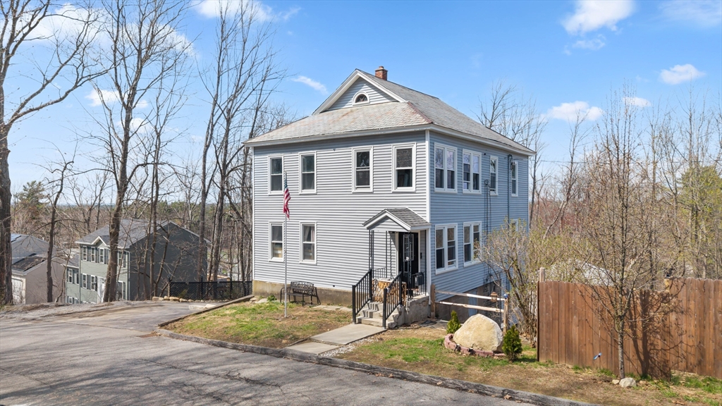 43 Allen St, Gardner, Massachusetts, 6 Bedrooms Bedrooms, 11 Rooms Rooms,3 BathroomsBathrooms,Residential,For Sale,Allen St,73526203