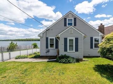 4 Lake Avenue, Tiverton, Rhode Island, 3 Bedrooms Bedrooms, 7 Rooms Rooms,2 BathroomsBathrooms,Residential,For Sale,Lake Avenue,73526319 4 Lake Avenue, Tiverton, Rhode Island, 3 Bedrooms Bedrooms, 7 Rooms Rooms,2 BathroomsBathrooms,Residential,For Sale,Lake Avenue,73526319