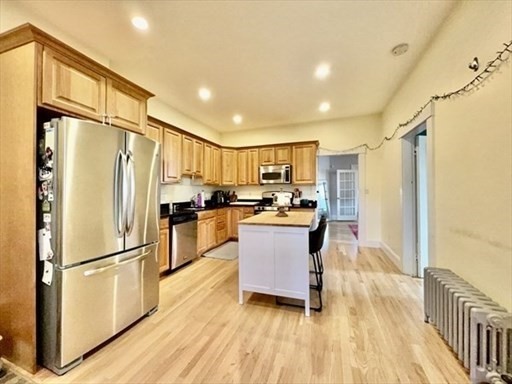 133 Brown St, Waltham, Massachusetts, 2 Bedrooms Bedrooms, 6 Rooms Rooms,1 BathroomBathrooms,Residential Lease,For Rent,Brown St,73521076
