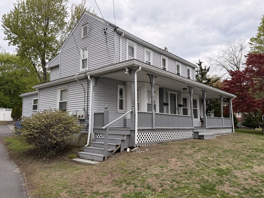 75 Lincoln St, Waltham, Massachusetts, 3 Bedrooms Bedrooms, 6 Rooms Rooms,2 BathroomsBathrooms,Residential Lease,For Rent,Lincoln St,73477328