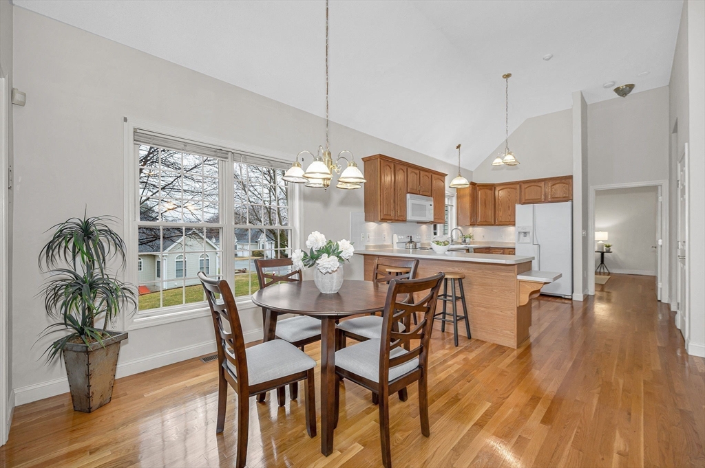 27 Holly Lane, Dracut, Massachusetts, 2 Bedrooms Bedrooms, 7 Rooms Rooms,2 BathroomsBathrooms,Residential,For Sale,Holly Lane,73467398
