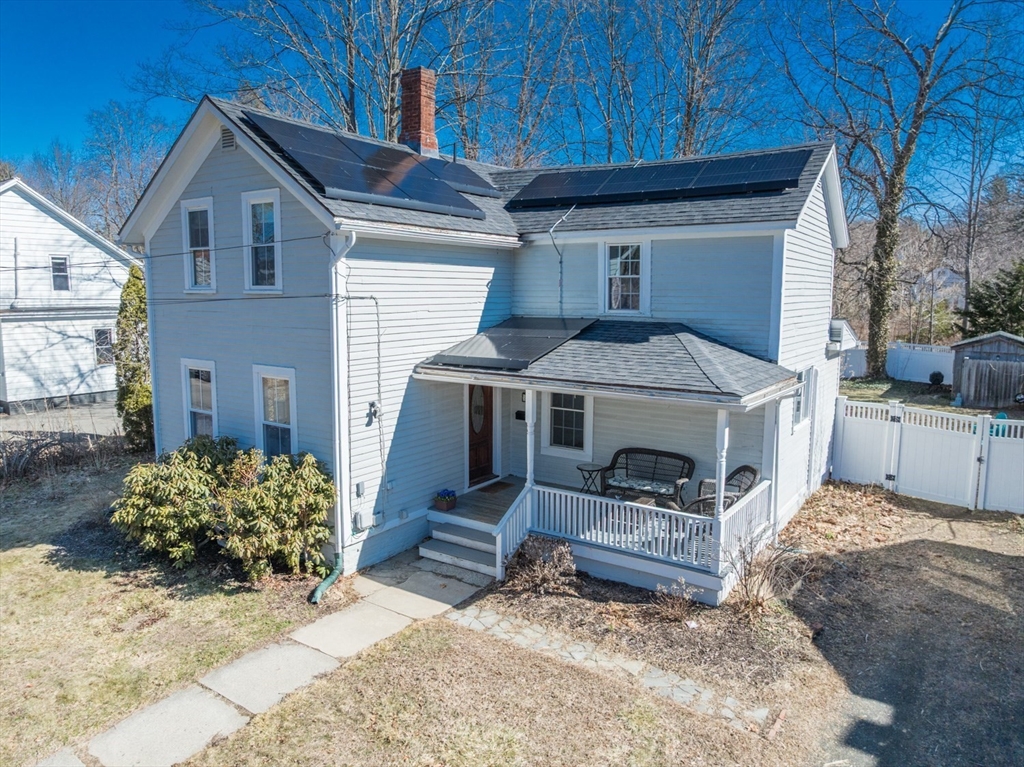 31 Lilly St, Northampton, Massachusetts, 3 Bedrooms Bedrooms, 6 Rooms Rooms,2 BathroomsBathrooms,Residential,For Sale,Lilly St,73491559