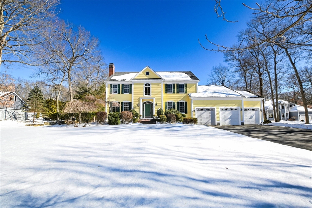78 Emerald Dr, Dartmouth, Massachusetts, 4 Bedrooms Bedrooms, 9 Rooms Rooms,3.5 BathroomsBathrooms,Residential,For Sale,Emerald Dr,73478017