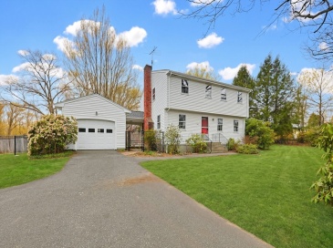 563 Norfolk Street, Holliston, Massachusetts, 4 Bedrooms Bedrooms, 8 Rooms Rooms,1.5 BathroomsBathrooms,Residential,For Sale,Norfolk Street,73502292 563 Norfolk Street, Holliston, Massachusetts, 4 Bedrooms Bedrooms, 8 Rooms Rooms,1.5 BathroomsBathrooms,Residential,For Sale,Norfolk Street,73502292