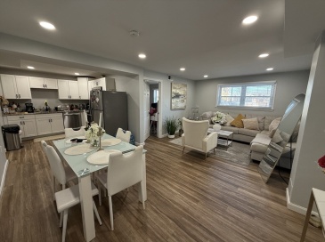 610 Broadway, Revere, Massachusetts, 3 Bedrooms Bedrooms, 4 Rooms Rooms,1 BathroomBathrooms,Residential Lease,For Rent,Broadway,73502519
