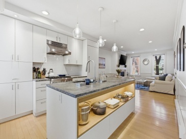 5 Auburn St, Boston, Massachusetts, 3 Bedrooms Bedrooms, 6 Rooms Rooms,2 BathroomsBathrooms,Residential,For Sale,Auburn St,73506046