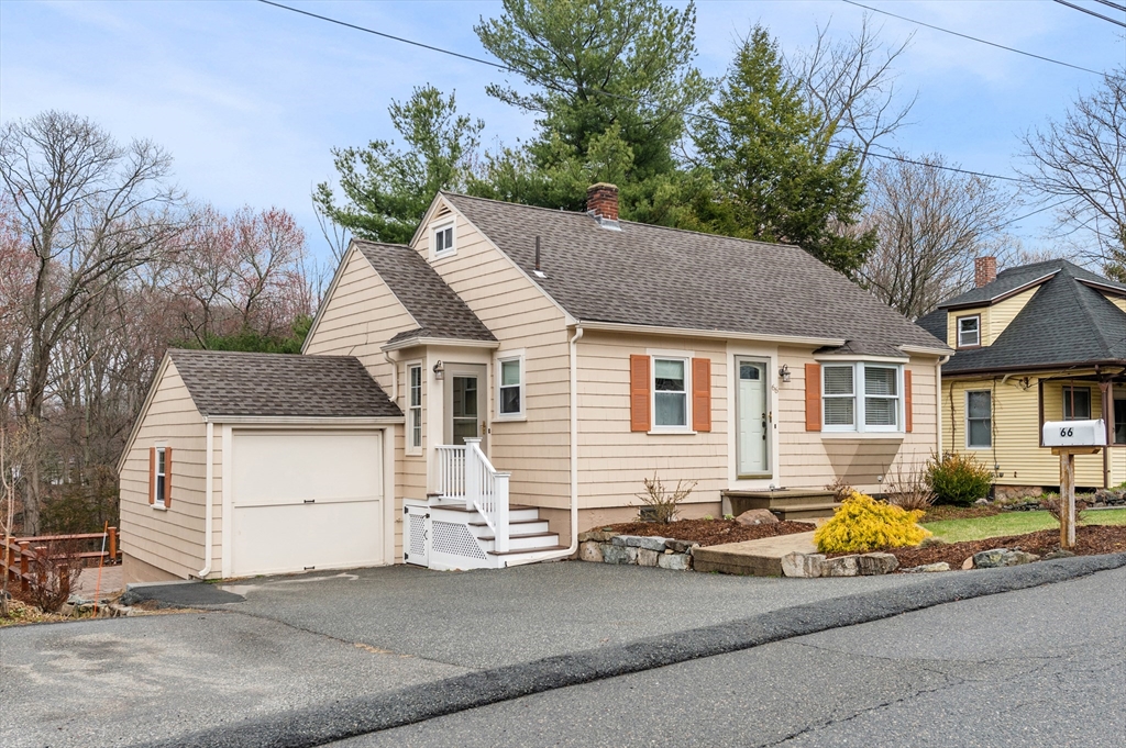 66 Great Woods Rd, Saugus, Massachusetts, 3 Bedrooms Bedrooms, 6 Rooms Rooms,1.5 BathroomsBathrooms,Residential,For Sale,Great Woods Rd,73498558