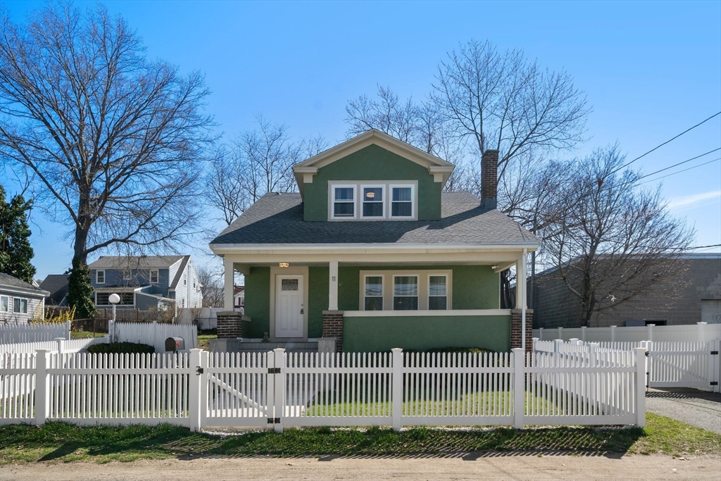 11 Birchbrow Avenue, Weymouth, Massachusetts, 4 Bedrooms Bedrooms, 8 Rooms Rooms,3 BathroomsBathrooms,Residential,For Sale,Birchbrow Avenue,73501825