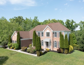 10 Valley View Dr, Grafton, Massachusetts, 4 Bedrooms Bedrooms, 14 Rooms Rooms,5.5 BathroomsBathrooms,Residential,For Sale,Valley View Dr,73526218