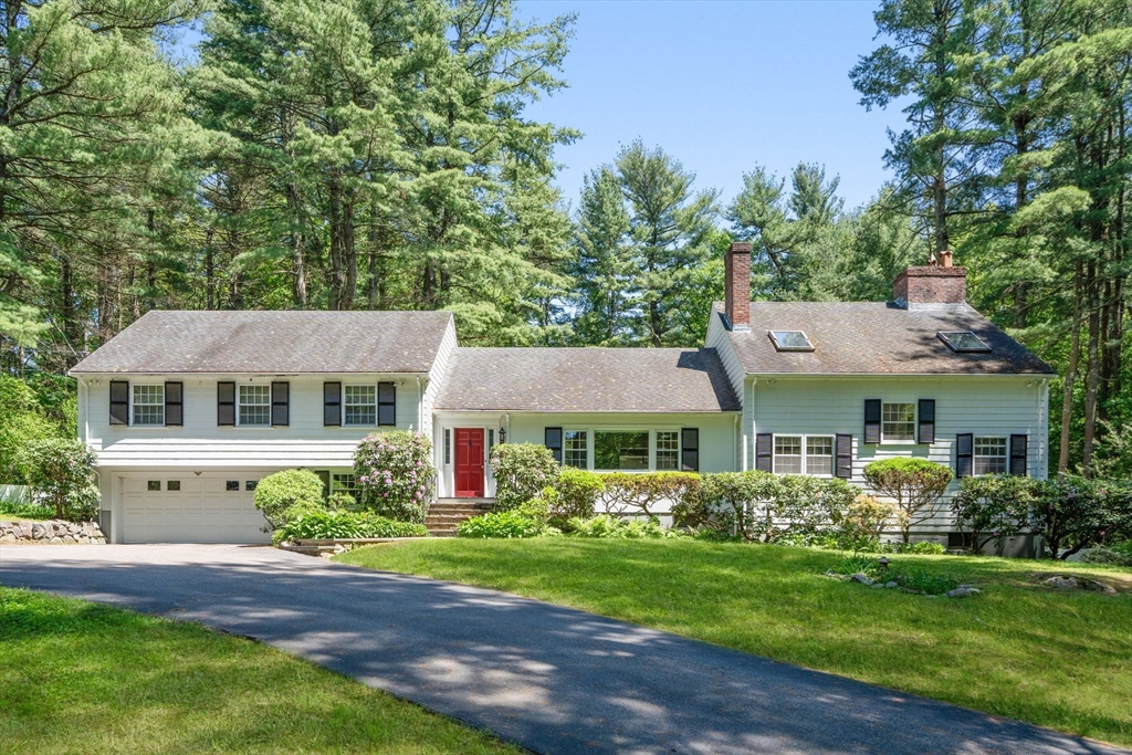 242 Winter St, Weston, Massachusetts, 3 Bedrooms Bedrooms, 7 Rooms Rooms,3 BathroomsBathrooms,Residential,For Sale,Winter St,73526239