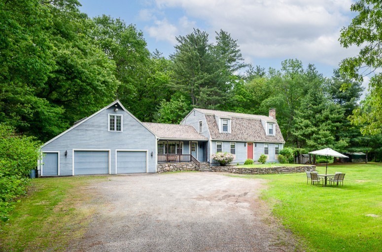 125 Rice Ave, Northborough, Massachusetts, 3 Bedrooms Bedrooms, 11 Rooms Rooms,3 BathroomsBathrooms,Residential,For Sale,Rice Ave,73526269