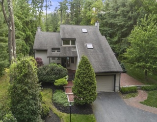 516 First Parish Rd, Scituate, Massachusetts, 4 Bedrooms Bedrooms, 7 Rooms Rooms,3 BathroomsBathrooms,Residential,For Sale,First Parish Rd,73526280