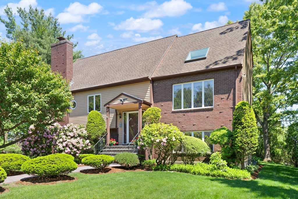 45 Anthony Ln, Dedham, Massachusetts, 4 Bedrooms Bedrooms, 9 Rooms Rooms,3 BathroomsBathrooms,Residential,For Sale,Anthony Ln,73526116