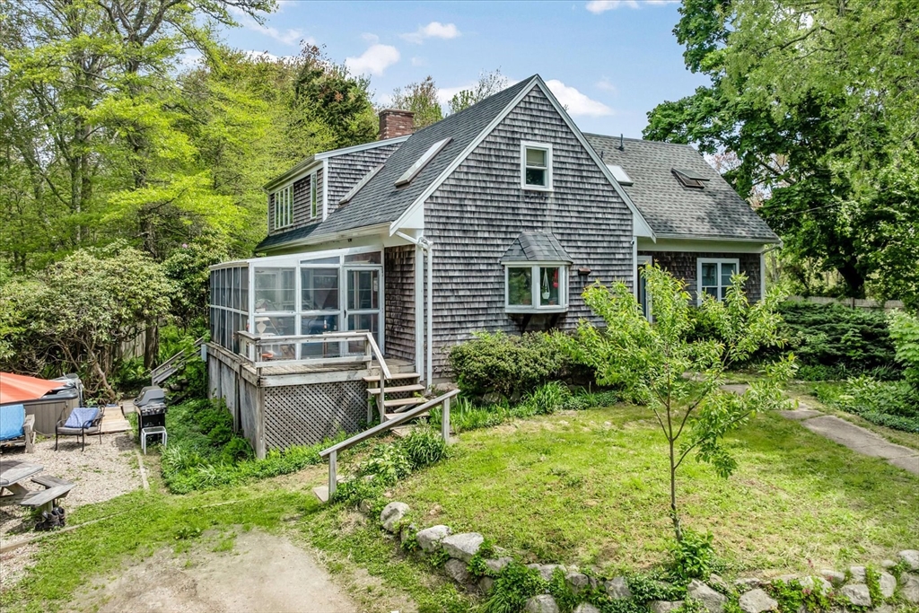 2231 Meetinghouse Way, Barnstable, Massachusetts, 2 Bedrooms Bedrooms, 6 Rooms Rooms,2 BathroomsBathrooms,Residential,For Sale,Meetinghouse Way,73526385