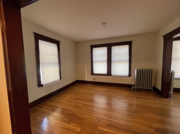 10 Breck St, Milton, Massachusetts, 2 Bedrooms Bedrooms, 6 Rooms Rooms,1 BathroomBathrooms,Residential Lease,For Rent,Breck St,73526399