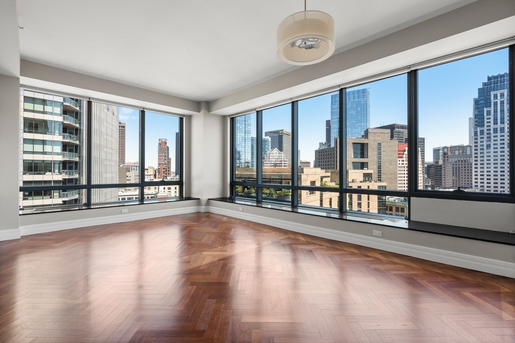 2 Avery Street, Boston, Massachusetts, 2 Bedrooms Bedrooms, 4 Rooms Rooms,2 BathroomsBathrooms,Residential,For Sale,Avery Street,73526111