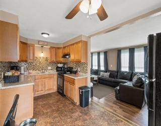 71 Silver Lake, Newton, Massachusetts, 3 Bedrooms Bedrooms, 10 Rooms Rooms,2.5 BathroomsBathrooms,Residential Lease,For Rent,Silver Lake,73526425