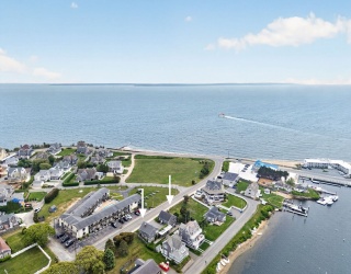424/426 Grand Ave, Falmouth, Massachusetts, 6 Bedrooms Bedrooms, 12 Rooms Rooms,4 BathroomsBathrooms,Residential,For Sale,Grand Ave,73526463