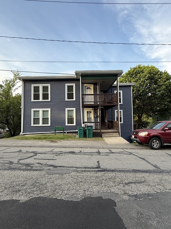 319 Canton Sr, Fitchburg, Massachusetts, 3 Bedrooms Bedrooms, 5 Rooms Rooms,1 BathroomBathrooms,Residential Lease,For Rent,Canton Sr,73526483
