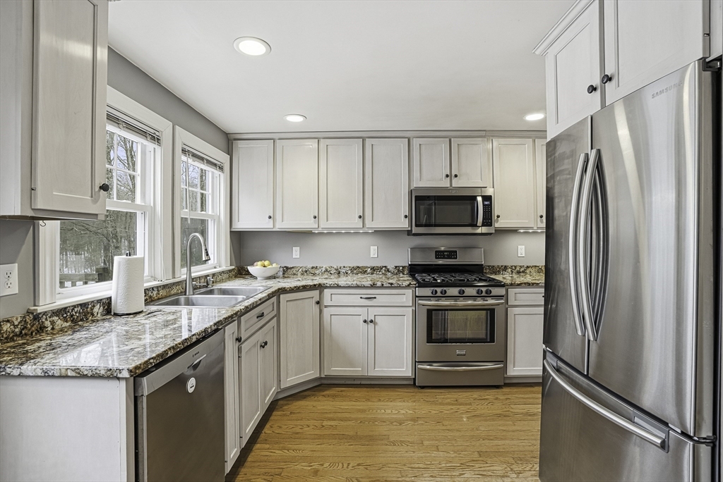 300 W. Main Street, Hopkinton, Massachusetts, 4 Bedrooms Bedrooms, 6 Rooms Rooms,1 BathroomBathrooms,Residential,For Sale,W. Main Street,73526593