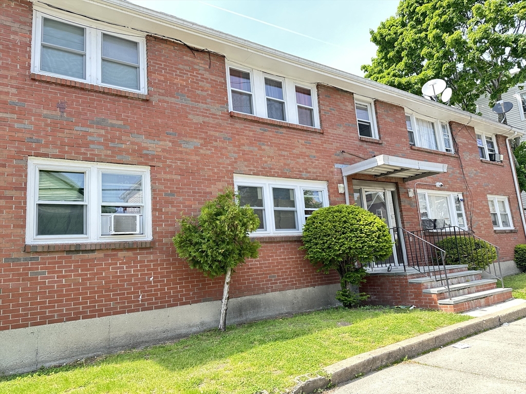 49 Laighton St, Lynn, Massachusetts, 2 Bedrooms Bedrooms, 4 Rooms Rooms,1 BathroomBathrooms,Residential,For Sale,Laighton St,73526601