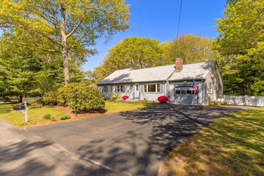 36 Mooring Dr, Barnstable, Massachusetts, 3 Bedrooms Bedrooms, 6 Rooms Rooms,2 BathroomsBathrooms,Residential,For Sale,Mooring Dr,73526602