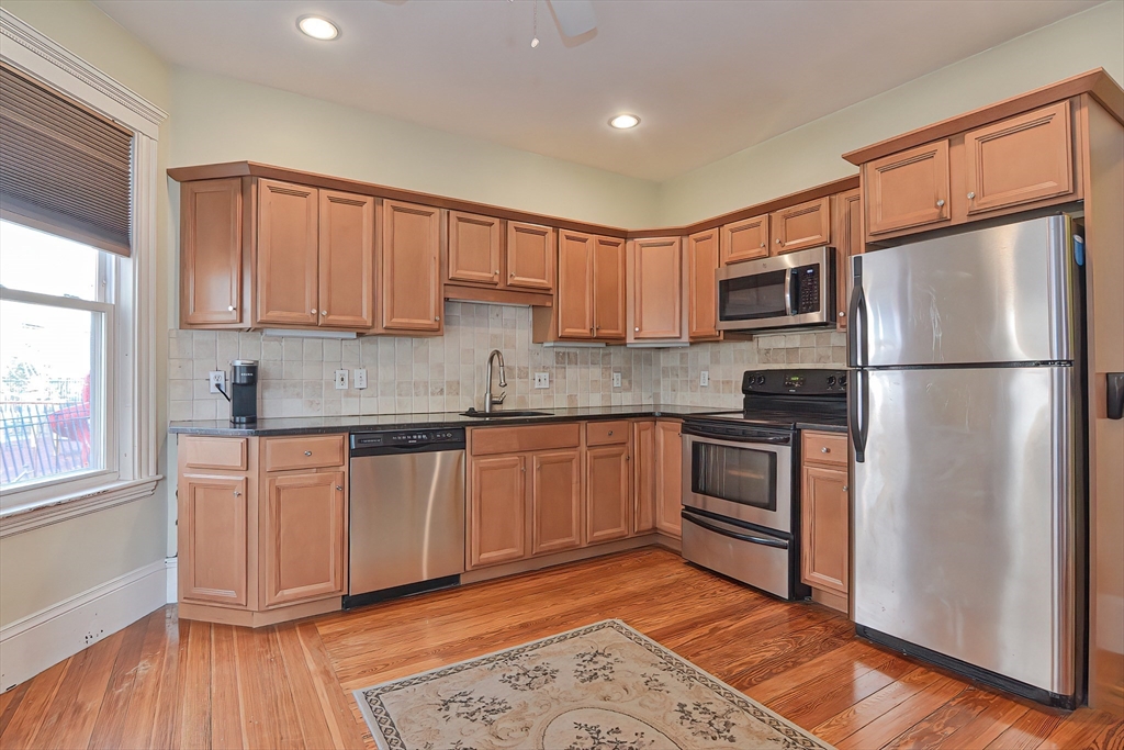 762 Columbia Road, Boston, Massachusetts, 3 Bedrooms Bedrooms, 5 Rooms Rooms,1 BathroomBathrooms,Residential Lease,For Rent,Columbia Road,73526611