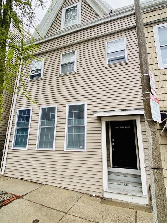 348 E St, Boston, Massachusetts, 3 Bedrooms Bedrooms, 7 Rooms Rooms,2.5 BathroomsBathrooms,Residential Lease,For Rent,E St,73526612