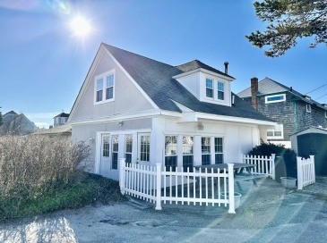 97A Beach Ave Winter Only, Hull, Massachusetts, 2 Bedrooms Bedrooms, 3 Rooms Rooms,2 BathroomsBathrooms,Residential Lease,For Rent,Beach Ave Winter Only,73526615