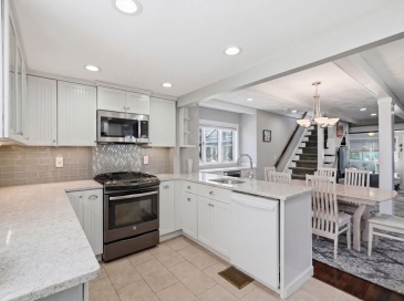 27 Billows St, Winthrop, Massachusetts, 3 Bedrooms Bedrooms, 6 Rooms Rooms,2.5 BathroomsBathrooms,Residential,For Sale,Billows St,73526371