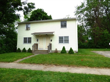 26-28 Daniel St, Springfield, Massachusetts, 4 Bedrooms Bedrooms, 8 Rooms Rooms,2 BathroomsBathrooms,Residential Income,For Sale,Daniel St,73526407