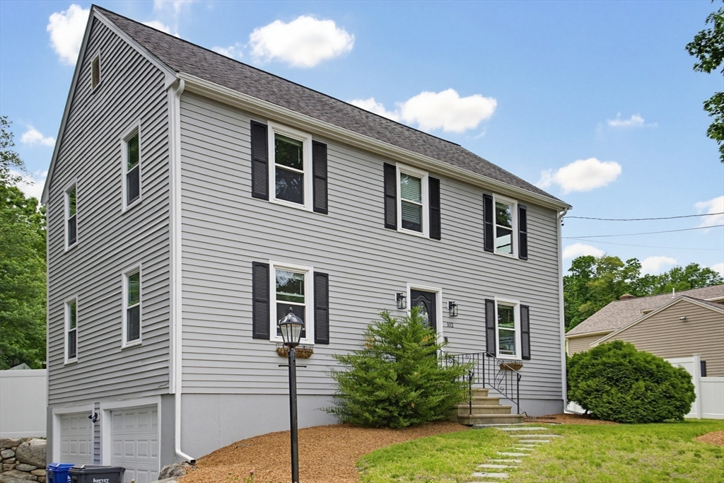 102 Purchase St, Milford, Massachusetts, 3 Bedrooms Bedrooms, 7 Rooms Rooms,1.5 BathroomsBathrooms,Residential,For Sale,Purchase St,73526655