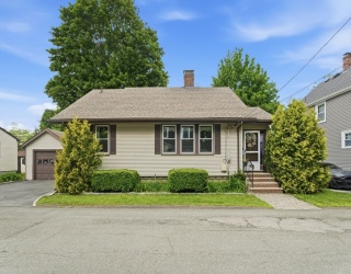 15 Ellsworth Terrace, Lynn, Massachusetts, 2 Bedrooms Bedrooms, 5 Rooms Rooms,1.5 BathroomsBathrooms,Residential,For Sale,Ellsworth Terrace,73526687