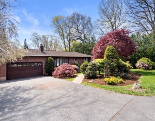 49 Lake St, Shrewsbury, Massachusetts, 2 Bedrooms Bedrooms, 5 Rooms Rooms,1.5 BathroomsBathrooms,Residential,For Sale,Lake St,73526003
