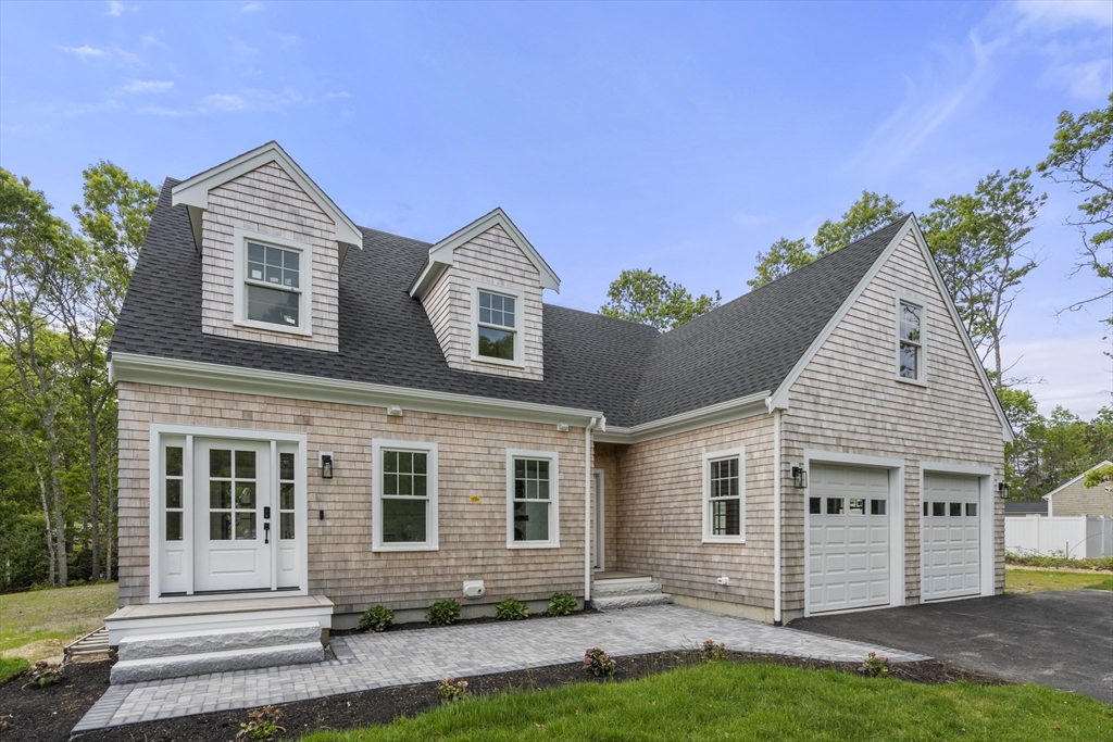 10 Laurel Ln, Sandwich, Massachusetts, 3 Bedrooms Bedrooms, 7 Rooms Rooms,3.5 BathroomsBathrooms,Residential,For Sale,Laurel Ln,73526695