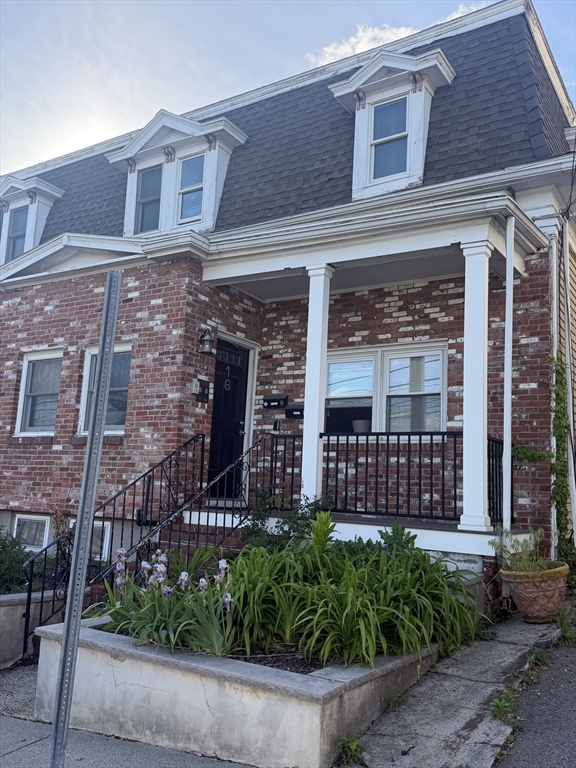 16 Crescent, Somerville, Massachusetts, 2 Bedrooms Bedrooms, 6 Rooms Rooms,2 BathroomsBathrooms,Residential Lease,For Rent,Crescent,73526696