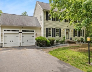 7 Parsons Walk, Berkley, Massachusetts, 3 Bedrooms Bedrooms, 7 Rooms Rooms,2.5 BathroomsBathrooms,Residential,For Sale,Parsons Walk,73526487