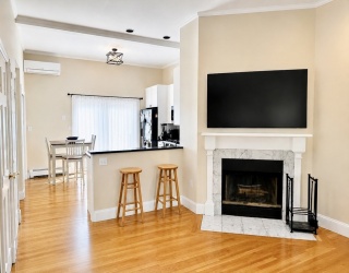 90 Washington St, Boston, Massachusetts, 2 Bedrooms Bedrooms, 4 Rooms Rooms,1 BathroomBathrooms,Residential,For Sale,Washington St,73526424