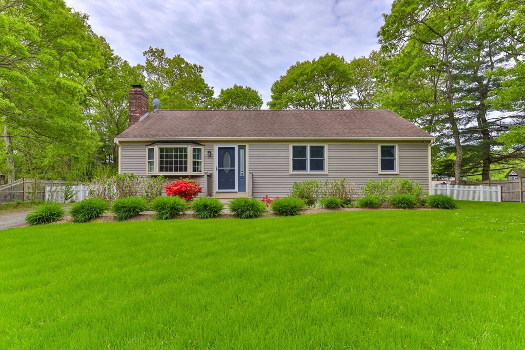 17 Outpost Ln, Barnstable, Massachusetts, 3 Bedrooms Bedrooms, 6 Rooms Rooms,2 BathroomsBathrooms,Residential,For Sale,Outpost Ln,73526496