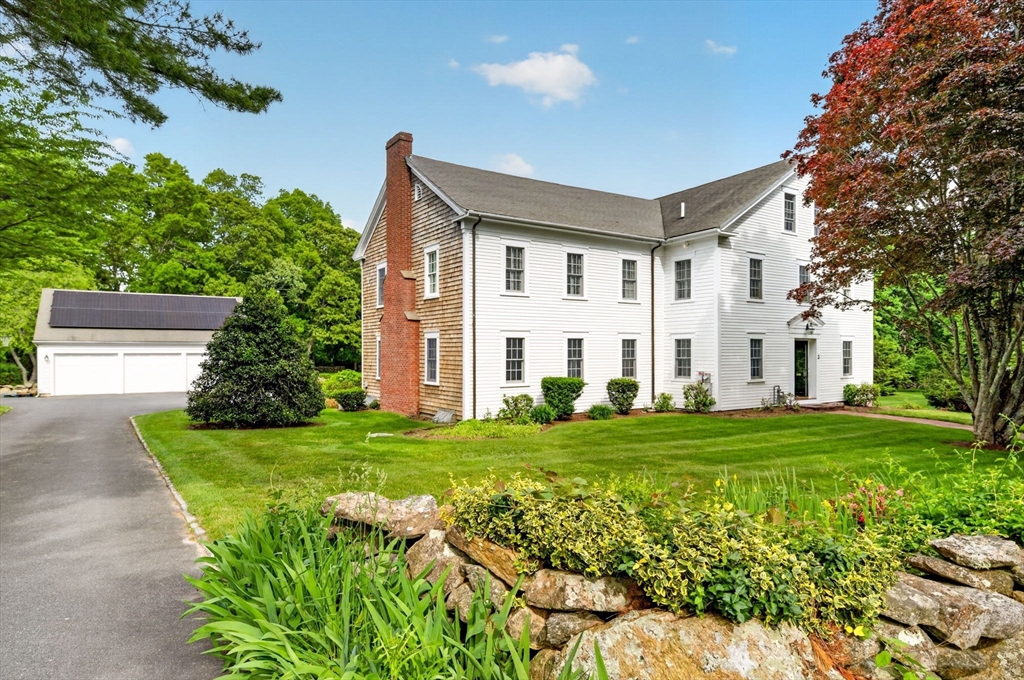 3 Rockland St, Dartmouth, Massachusetts, 7 Bedrooms Bedrooms, 12 Rooms Rooms,4.5 BathroomsBathrooms,Residential,For Sale,Rockland St,73526498