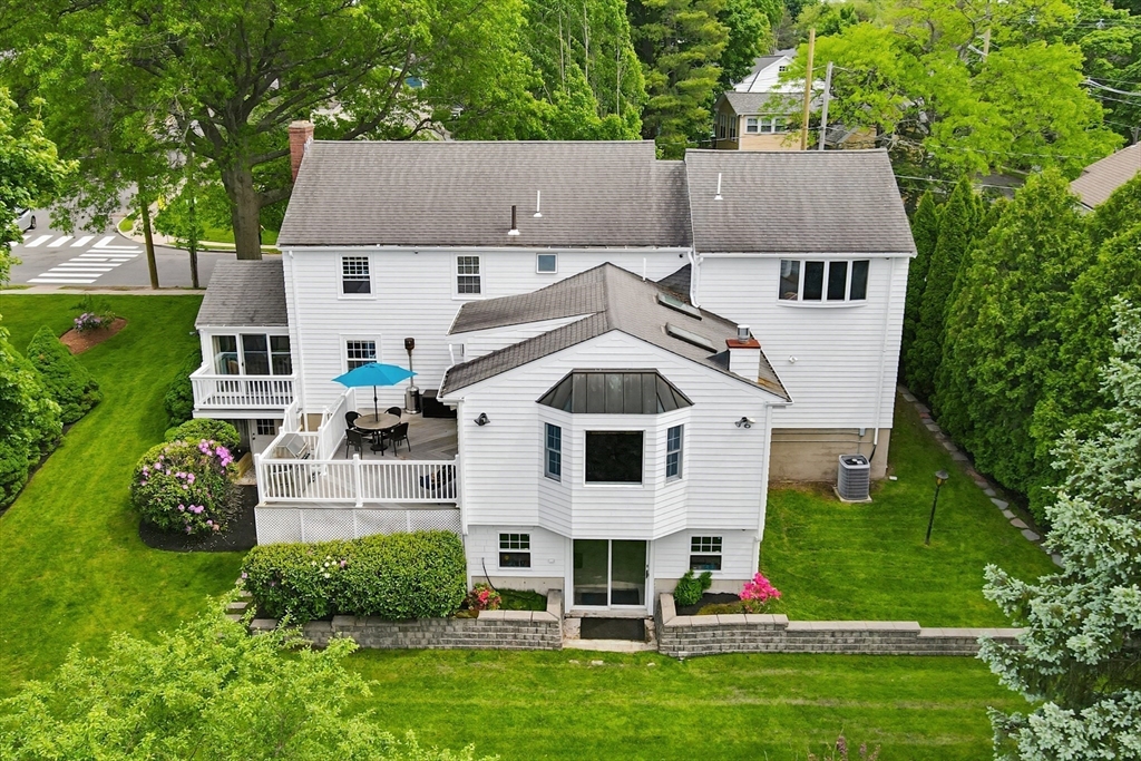 81 Brettwood Road, Belmont, Massachusetts, 4 Bedrooms Bedrooms, 12 Rooms Rooms,3.5 BathroomsBathrooms,Residential,For Sale,Brettwood Road,73526468