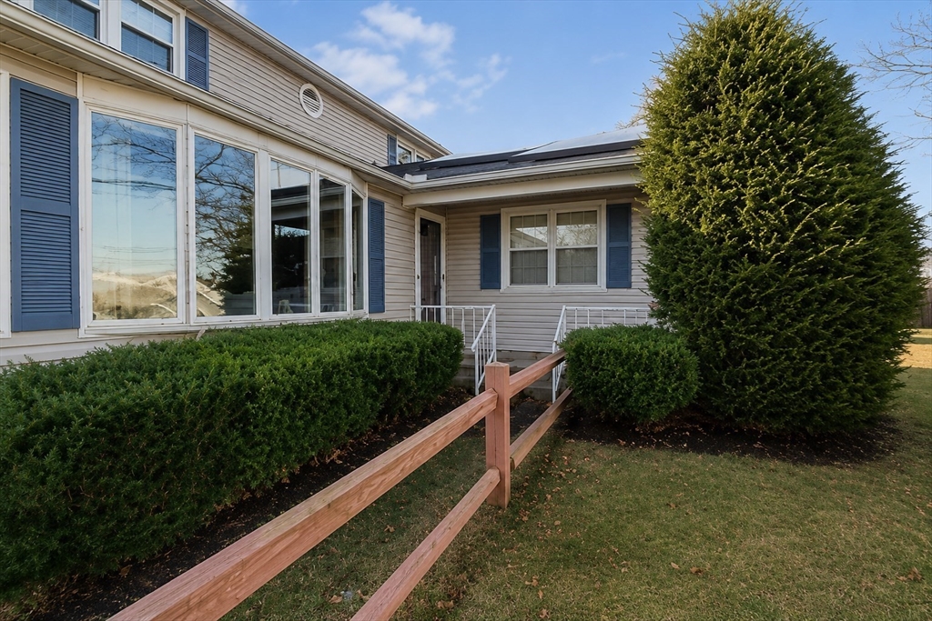 161 Fernbank Road, Springfield, Massachusetts, 4 Bedrooms Bedrooms, 8 Rooms Rooms,3 BathroomsBathrooms,Residential,For Sale,Fernbank Road,73526475