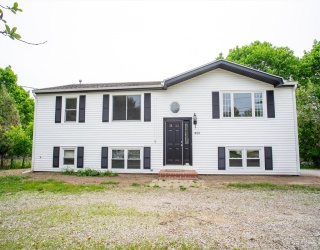 853 Main St, Acushnet, Massachusetts, 3 Bedrooms Bedrooms, 5 Rooms Rooms,2 BathroomsBathrooms,Residential,For Sale,Main St,73526526